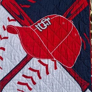 Genuine Merchandise Red & Navy Baseball Cap Quilted Throw‎